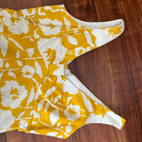 Donna Rocco New York — Mustard and White Summer Floral Dress - Picture 5 of 7